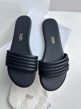 Tkees Serena Flat Sandals Slides Black Size 7 with Dustbag